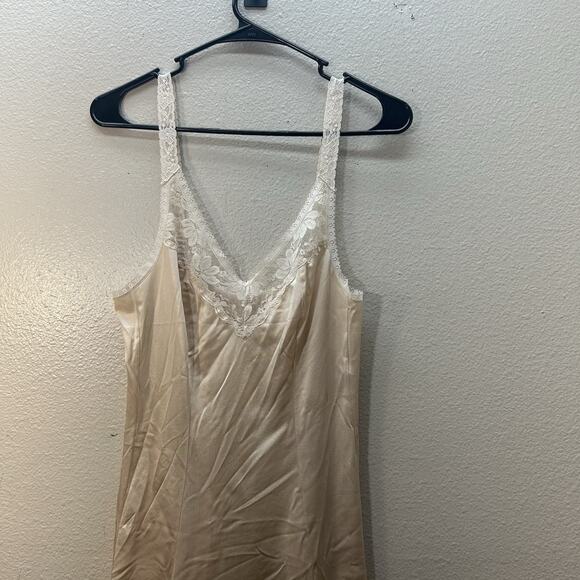 Vintage WISE BUYS Maidenform Tan Nylon Full Slip Lace adjustable straps Sz 32 - Picture 2 of 9